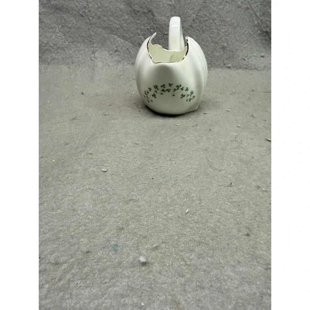 VINTAGE ROYAL TARA BONE CHINA SWAN PITCHER  / VASE HANDMADE‎ IN GALWAY IRELAND